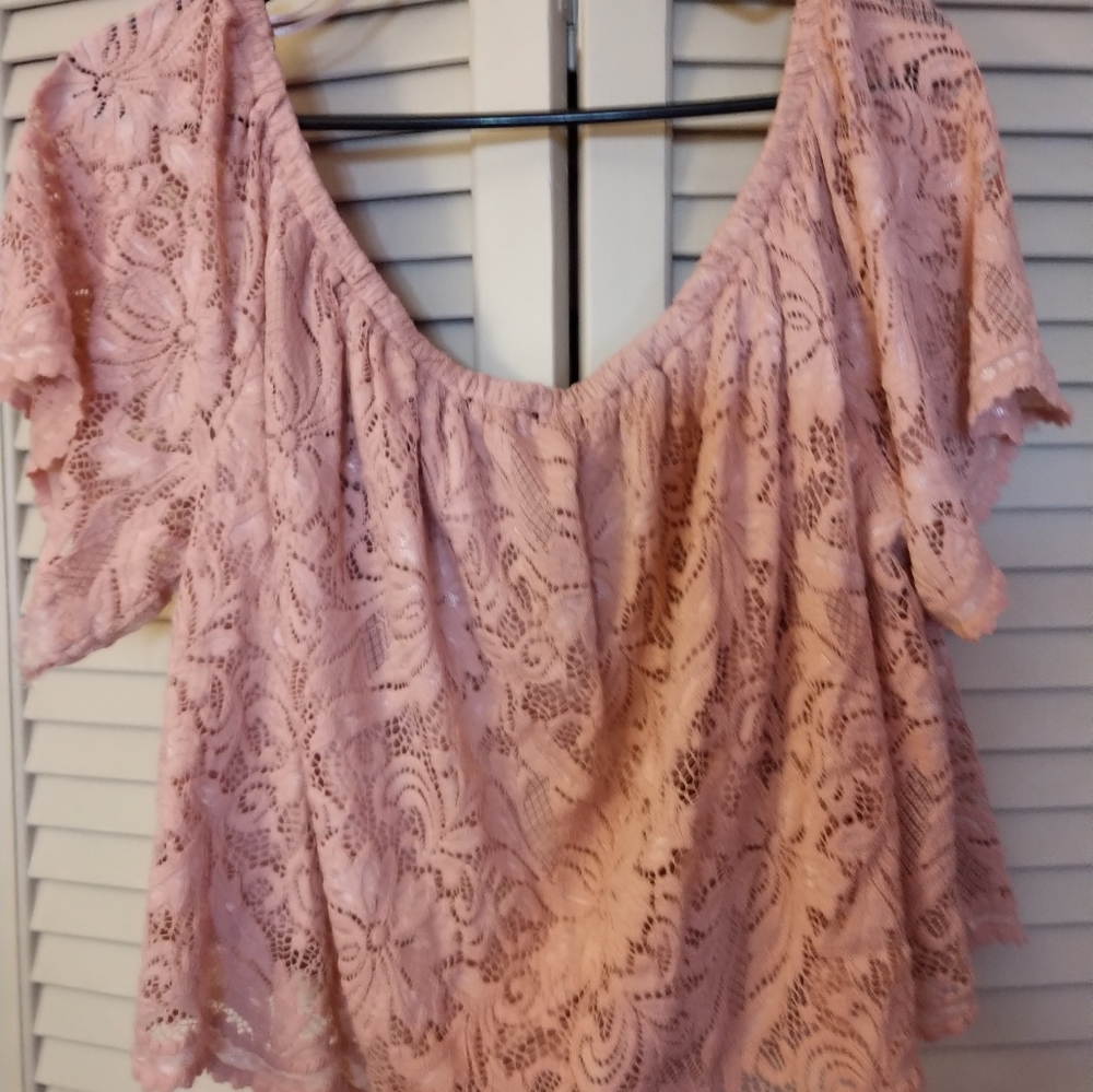 Women's low/off shoulder crop top